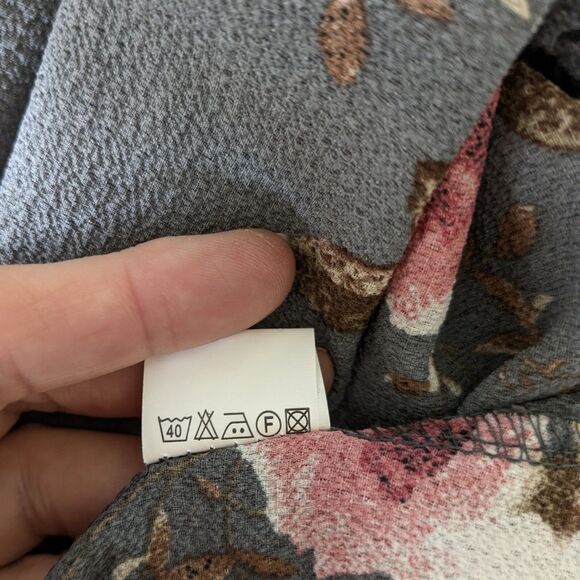 Women's Gray Cardigan Size S Floral Crochet Lace Open Front 3/4 Bell Sleeve - Picture 10 of 15